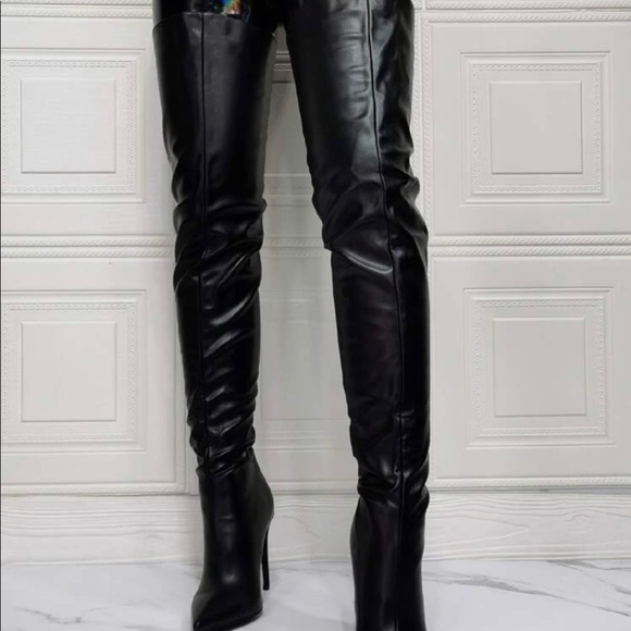 Brand new black leather boots - Picture 3 of 3